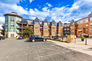 Highland Pointe in St. Paul, MN - Building Photo