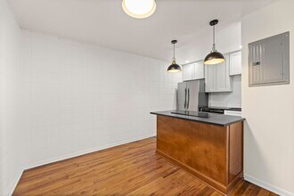 4903-4913 Walnut St in Kansas City, MO - Building Photo - Building Photo