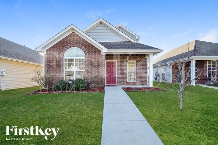158 Village Dr in Calera, AL - Building Photo