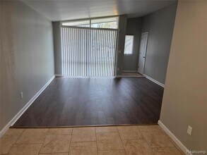261 Spring Park in Walled Lake, MI - Building Photo - Building Photo