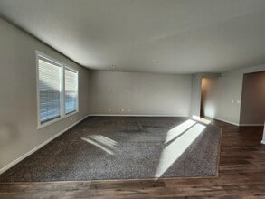 8203 Ballard Lp in West Richland, WA - Building Photo - Building Photo