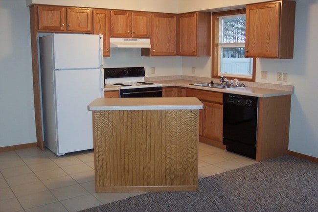 620 Kozarek Ave in Tomah, WI - Building Photo - Building Photo
