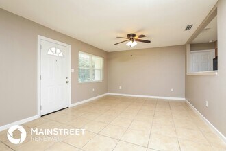 511 S Simpson St in Mount Dora, FL - Foto de edificio - Building Photo