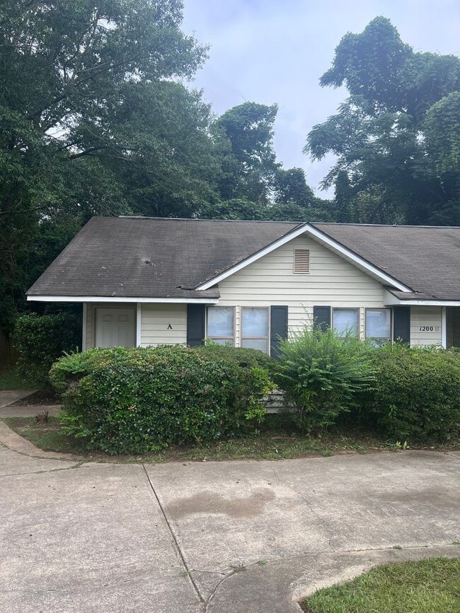 property at 1200 Preston St