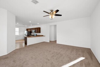 6321 S Crescent Peak Dr in Tucson, AZ - Building Photo - Building Photo