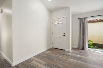 243 Flame Tree Pl in Oceanside, CA - Building Photo - Building Photo