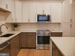44691 Wellfleet Dr in Ashburn, VA - Building Photo - Building Photo