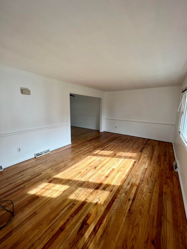 15 Clermont St in Delmar, NY - Building Photo - Building Photo