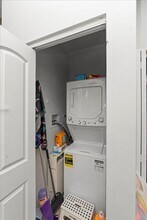2340 W Montana St, Unit 1F in Chicago, IL - Building Photo - Building Photo
