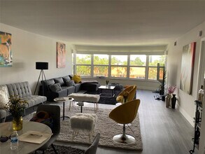 3031 NE 51st St in Fort Lauderdale, FL - Building Photo - Building Photo