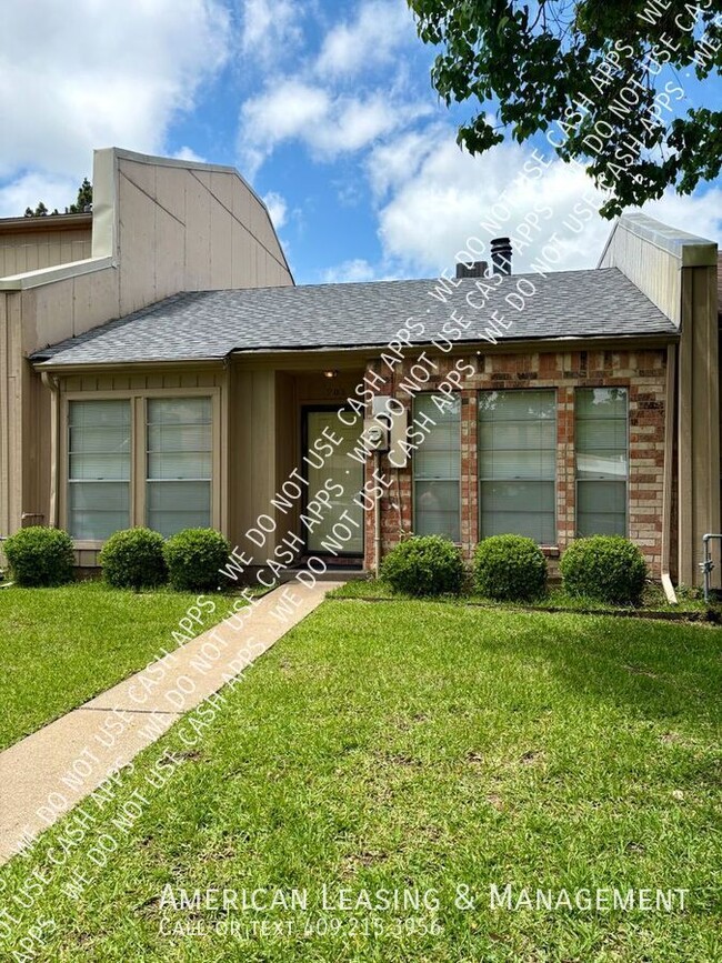 property at 908 Townwood Dr