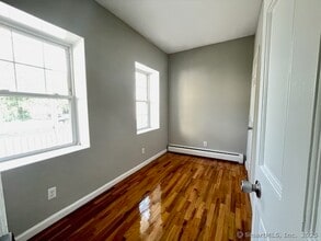 210 Rosette St in New Haven, CT - Foto de edificio - Building Photo