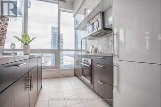 8 Mercer St in Toronto, ON - Building Photo - Building Photo