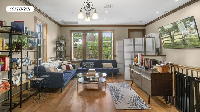 property at 6039 Huxley Ave