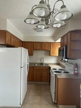 8327 Jewel Lake Rd in Anchorage, AK - Building Photo - Building Photo