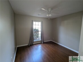 550 Laurenburg Dr in Richmond Hill, GA - Foto de edificio - Building Photo