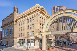 Seventh Place Apartments in St. Paul, MN - Building Photo - Building Photo