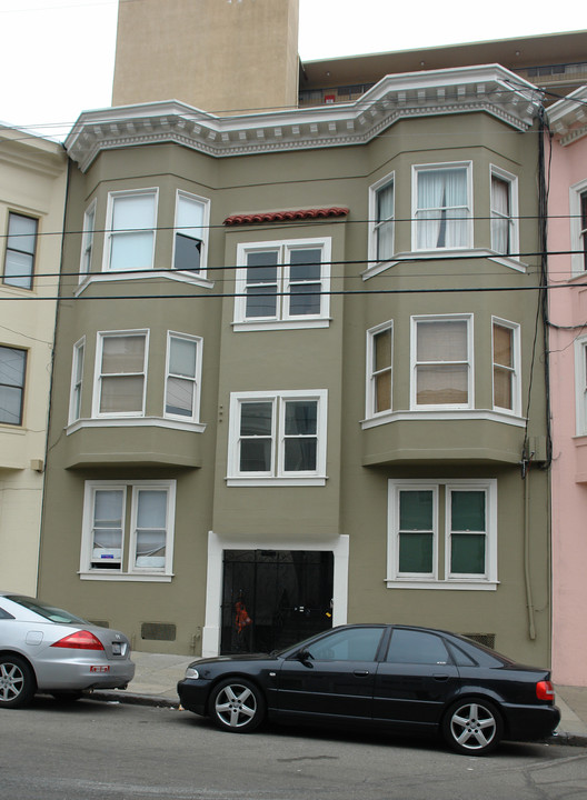 876-886 Greenwich St in San Francisco, CA - Building Photo