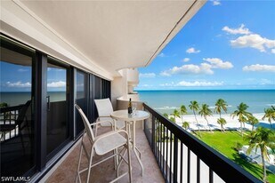 4001 Gulf Shore Blvd N in Naples, FL - Building Photo