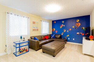 1441 Rolling Fairway Dr in Four Corners, FL - Building Photo