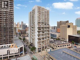 380 Pelissier St in Windsor, ON - Building Photo