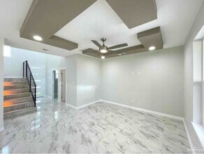 5514 N Crown Point in Pharr, TX - Building Photo - Building Photo