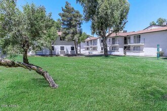 4620 W McDowell Rd in Phoenix, AZ - Building Photo - Building Photo