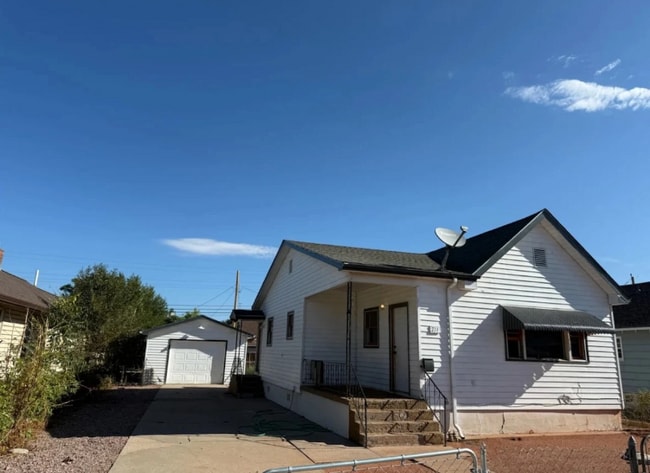 property at 711 Arroyo Ave