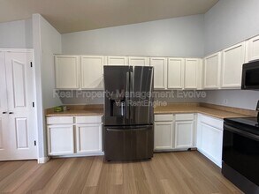 4926 E Whitehall Dr in Queen Creek, AZ - Building Photo - Building Photo