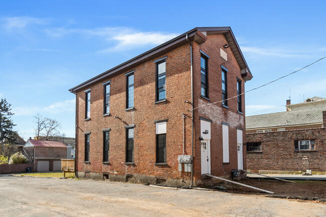 424 Chestnut St in Pottstown, PA - Building Photo - Building Photo