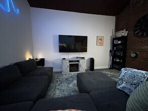 134 Washington St, Unit D401 in Norwalk, CT - Building Photo - Building Photo