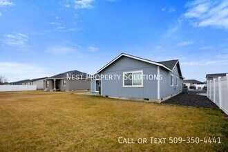 935 E Mt. Adams St in Othello, WA - Building Photo - Building Photo