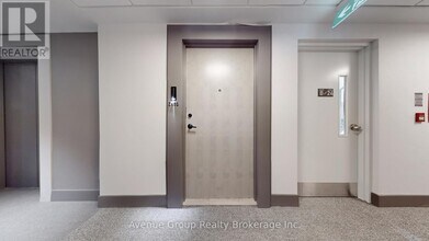 130 River St in Toronto, ON - Building Photo - Building Photo