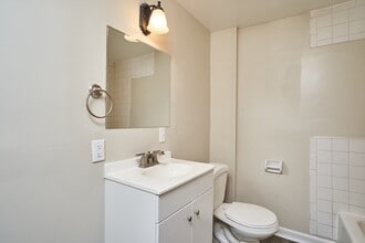 880 Chalker St in Akron, OH - Building Photo - Building Photo