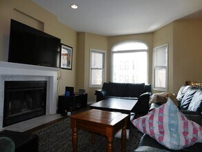 1434 W Irving Park Rd-Unit -1 in Chicago, IL - Building Photo - Building Photo