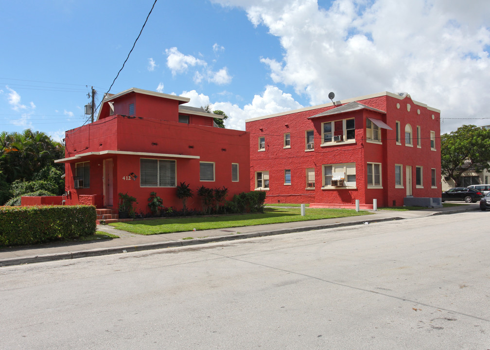 Bay Terrace Apartments in Miami, FL - Building Photo