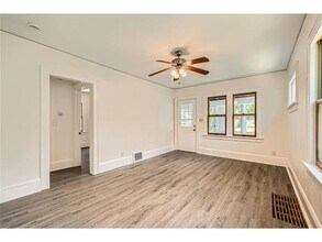 1083 Western Ave N in St. Paul, MN - Building Photo - Building Photo