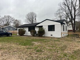 1027 Floyd Dr in Chattanooga, TN - Building Photo