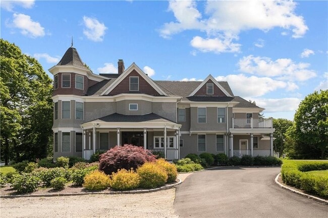 property at 567 Bristol Ferry Rd