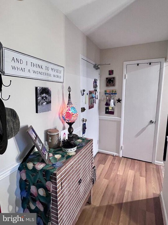 600 Roosevelt Blvd in Falls Church, VA - Building Photo