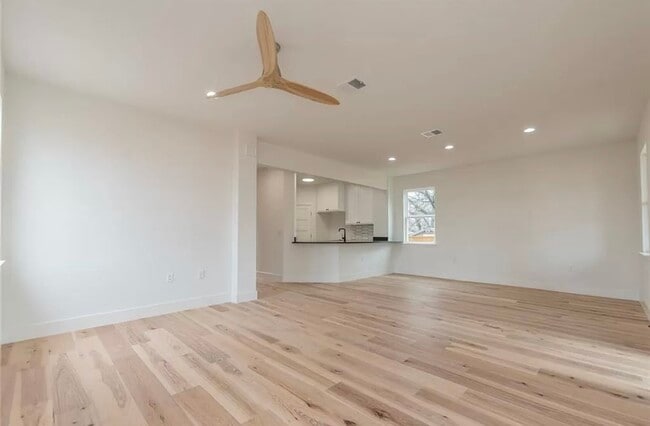 7617 Carver Ave in Austin, TX - Building Photo - Building Photo
