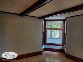 1025 Burgess St in St. Paul, MN - Building Photo - Building Photo