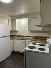 2622 S 7th St in Lebanon, OR - Building Photo - Building Photo