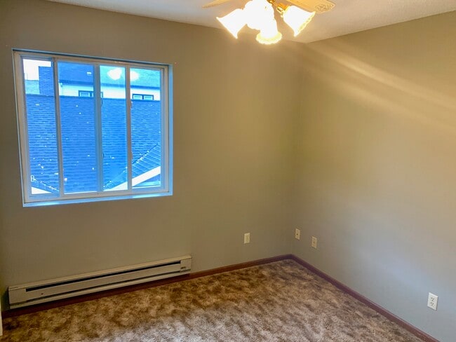 1413 Caledonia St, Unit 1413 in La crosse, WI - Foto de edificio - Building Photo