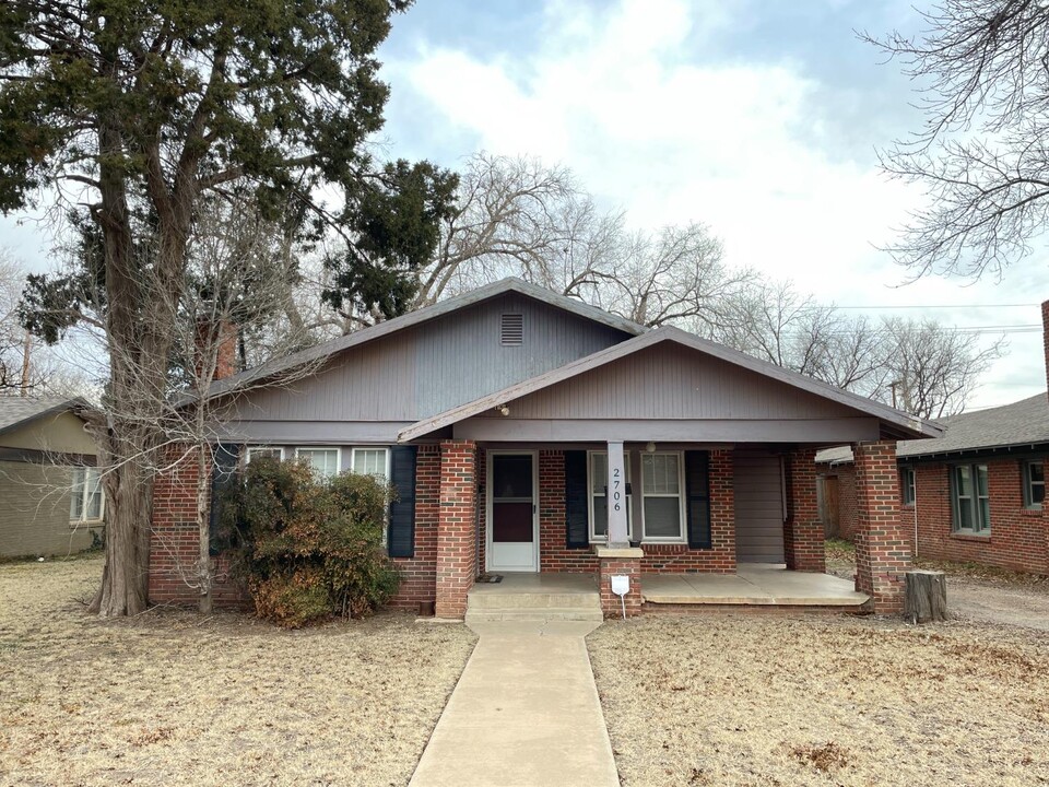 2706 22nd St in Lubbock, TX - Building Photo