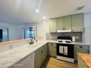 285 E Lauren Ct in Merritt Island, FL - Building Photo - Building Photo