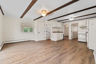 381 Littlefield Rd in Wells, ME - Building Photo - Building Photo