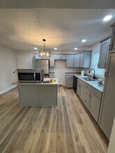 395 W Crocus Dr in Radcliff, KY - Building Photo - Building Photo