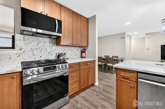 2406 Bayhead Dr in Sayreville, NJ - Building Photo - Building Photo