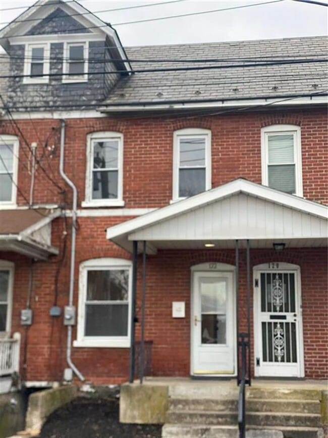 property at 122 S Spruce St